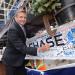 Rick Welts, president and chief operating officer of the Warriors, signs the final beam.
(Chase Center photo)