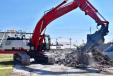 For the demolition job, WTS used a Kinshofer combi jaw processor MQP-45-Y attached to a Link-Belt 350 X4 excavator. 