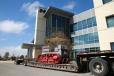 这台10吨重的拖拉机多年来一直停在德克萨斯州圣安东尼奥市的霍尔特总部外。