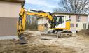 The R 914 Compact Litronic is the smallest crawler excavator developed by Liebherr in Colmar (France). 