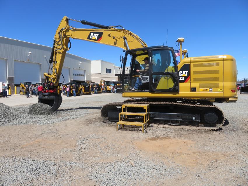Customers had the opportunity to run a Cat 323 excavator equipped with a Rototilt R6 tiltrotator. 
