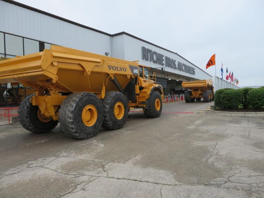 A Volvo A40 articulated truck goes over the auction ramp.