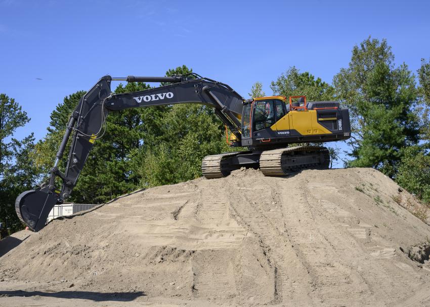 The Volvo EC480E crawler excavator can be seen from entire grounds.