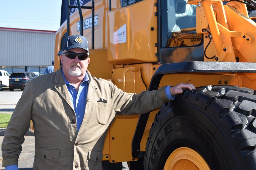 Eric Cliff, regional service manager of Hyundai, was on hand to assure municipal and contracting customers that Hyundai is fully prepared to support any and all service needs of their full line of excavators and loaders.