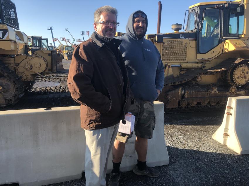 Braving the cold were Tom Linton (L) of Digging & Rigging, Mount Airy, Md., and Alan Lynch of Gunpowder Excavating, Baltimore, Md. The weather didn’t phase Lynch, who showed up to the sale wearing shorts!