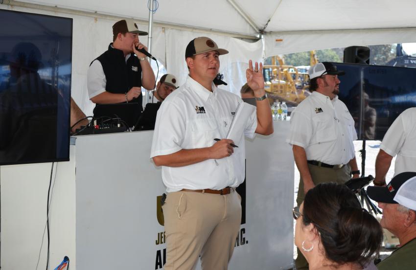 The staff of Jeff Martin Auctioneers was keeping a rapid pace at all of the rings. (CEG photo)