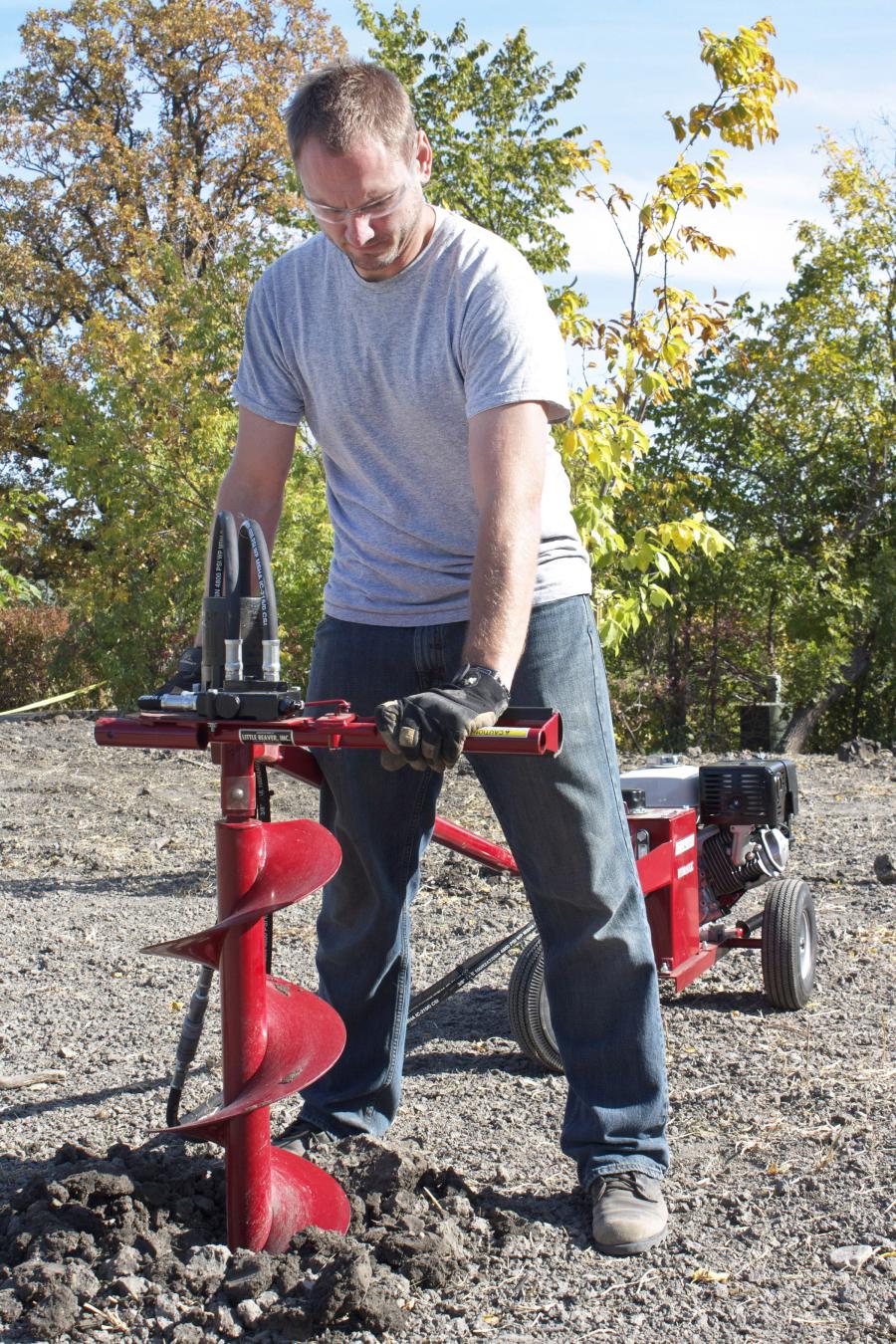 Hydraulic and mechanical earth drills look similar, but excel in different landscaping applications. Hydraulic drills are best suited for installing signs and planting trees, and mechanical drills are ideal for fitting fence and deck posts and planting sm