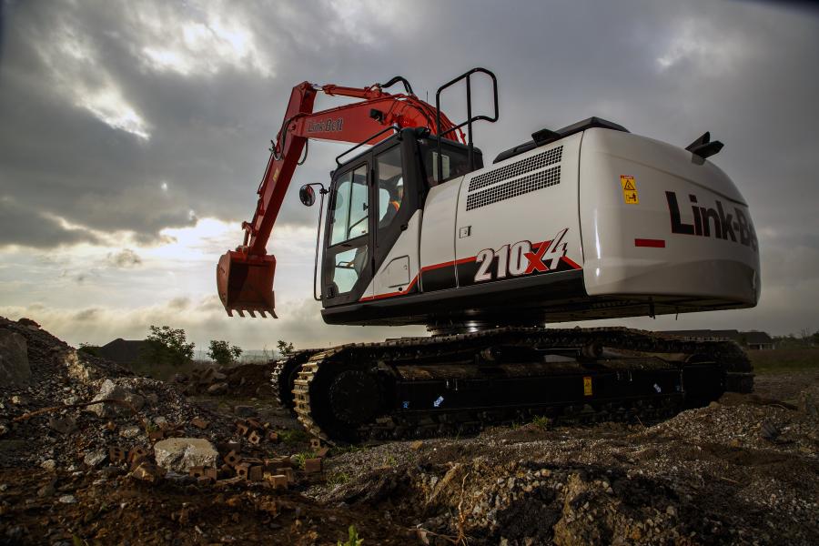 The Link-Belt 210 X4 excavator features an electronically-controlled 160 hp Isuzu engine that meets EPA Final Tier IV requirements, without the need for a diesel particulate filter (DPF).