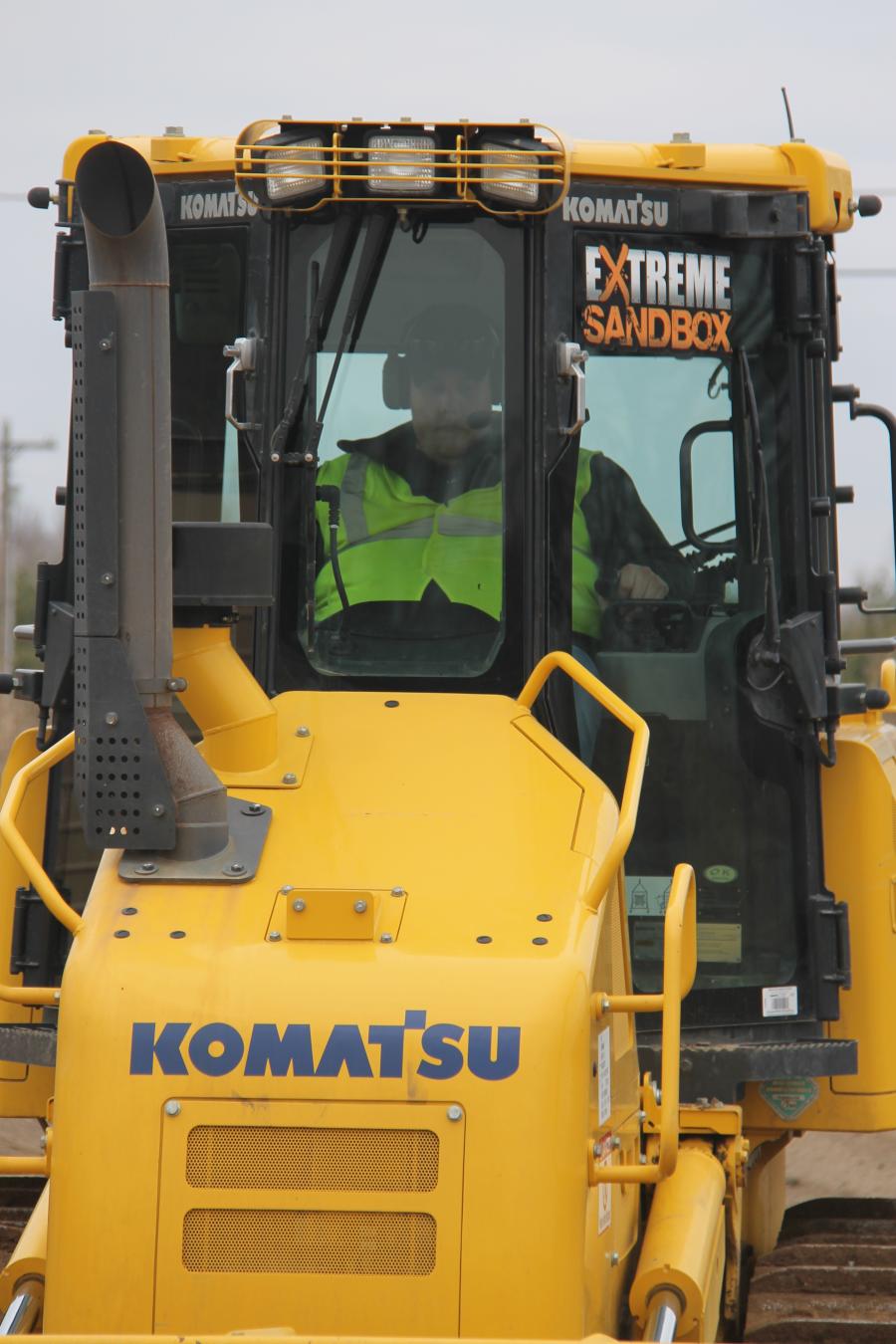 Komatsu America Corp. and Extreme Sandbox, a heavy-equipment-adventure company, have announced an exclusive equipment sponsorship agreement that enables both companies to expose more Americans to the exhilarating experience of operating heavy machinery.