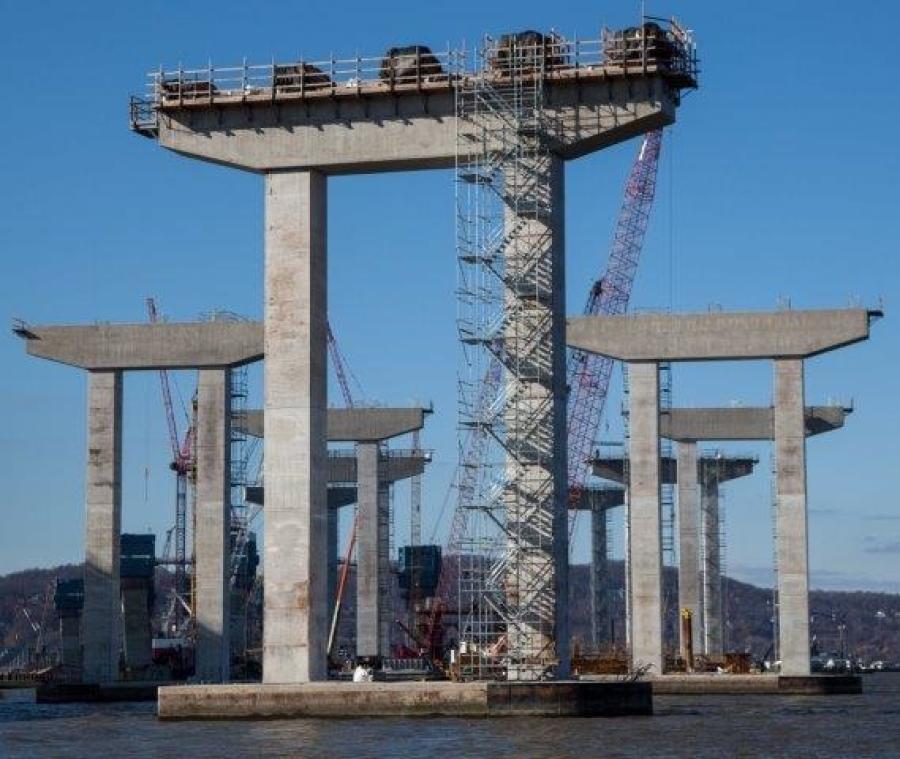 The project required the crossing’s primary structural components (foundations, substructures, superstructures and bridge decks) to provide a 100-year service life before needing major maintenance.