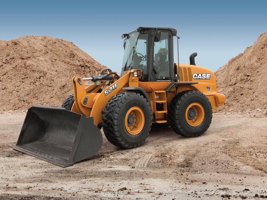 Case’s 521F wheel loader delivers 131 net peak horsepower with an FPT Tier IV Final-certified engine that also provides quick throttle response and impressive torque. The 22,948-lb. (10,409 kg) wheel loader has a bucket breakout force of 19,303 lbs. with 2.3-cu.-yd. (1.7 cu m) bucket capacity.