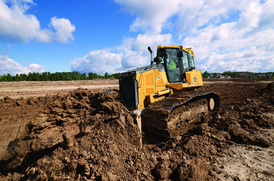 The John Deere 750K and 850K SmartGrade Crawler Dozers are equipped with a 6.8L FT4-certified engine and fully integrated grade control system.