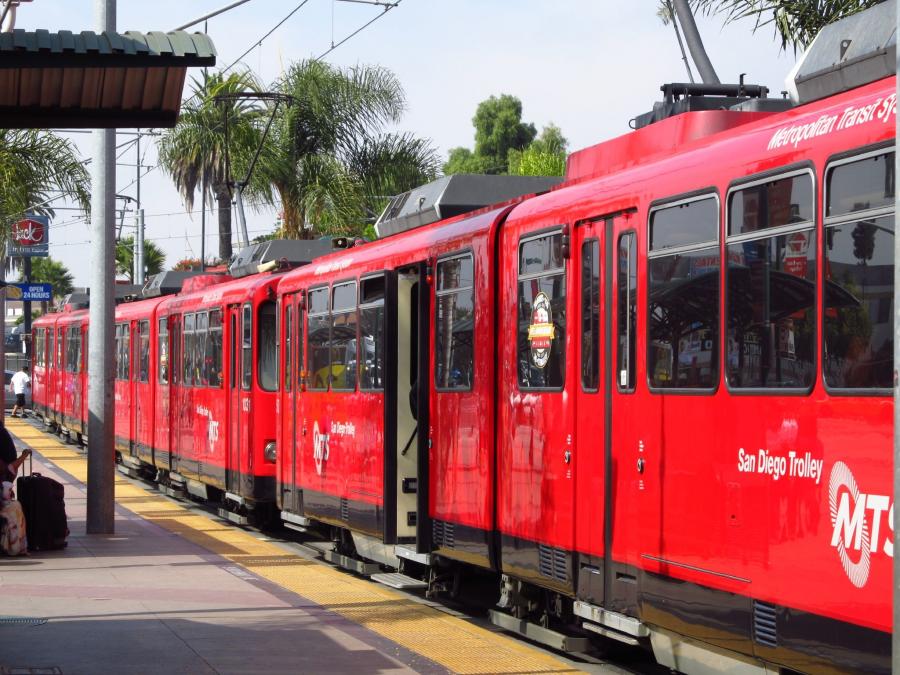 The U.S. Department of Transportation’s Federal Transit Administration (FTA) announced a $1.04 billion federal grant agreement with the San Diego Association of Governments (SANDAG) to extend existing Blue Line Trolley service from downtown San Diego to the growing University City area.