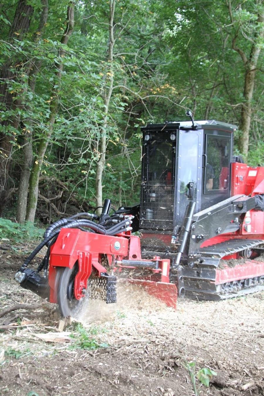 Fecon Inc.’s SH280 Stump Hog stump grinder delivers impressive torque and wheel speed of 1,000 rpm through a large displacement direct drive 227cc hydraulic motor and the large 28.75 in. (73 cm) diameter wheel is swept from side to side with the ergonomic control of the FTX128 joystick.