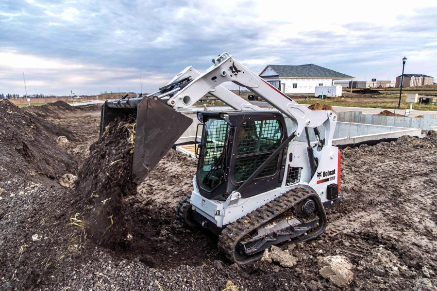 At 68 in. (173 cm) wide with a standard construction/industrial bucket, the loader’s compact size allows it to work in confined spaces, move confidently within a congested work site or travel between homes.
