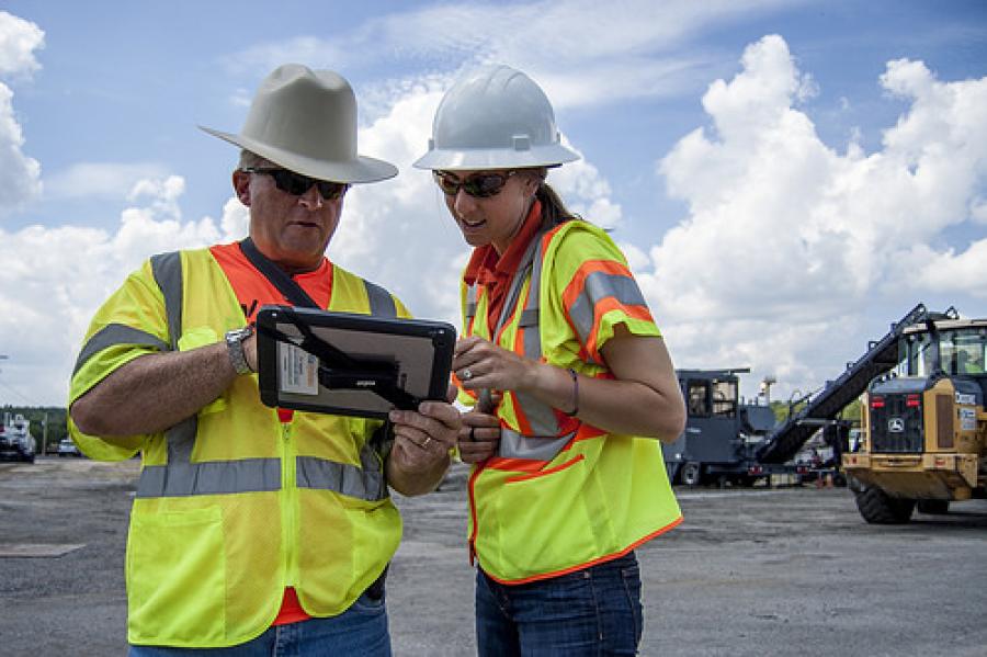 The applications will allow workers to speed up data collection from construction sites by submitting daily reports, documenting projects with on-site photographs and video, and providing real-time project updates. http://url.ie/11o0l