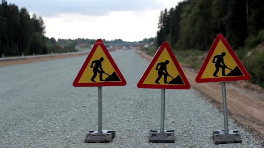 Roadwork signs. http://url.ie/11o75