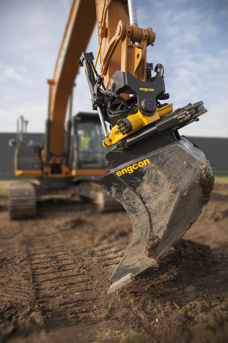 The  iXE CoPilot is an auto-tilt function from Leica Geosystems and Engcon.