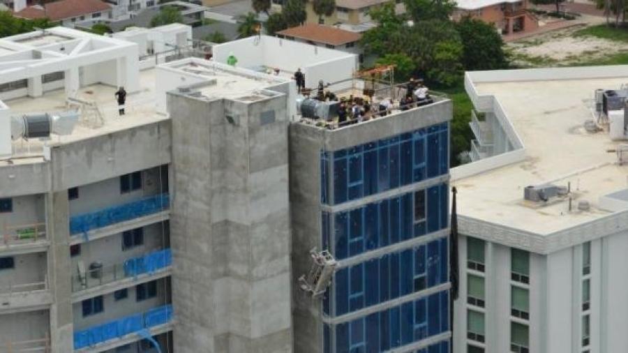 A Sarasota construction worker survived a harrowing incident 15 floors up on the outside of a building when a line holding a scaffold he and another worker were standing on snapped.
(WWSB photo)