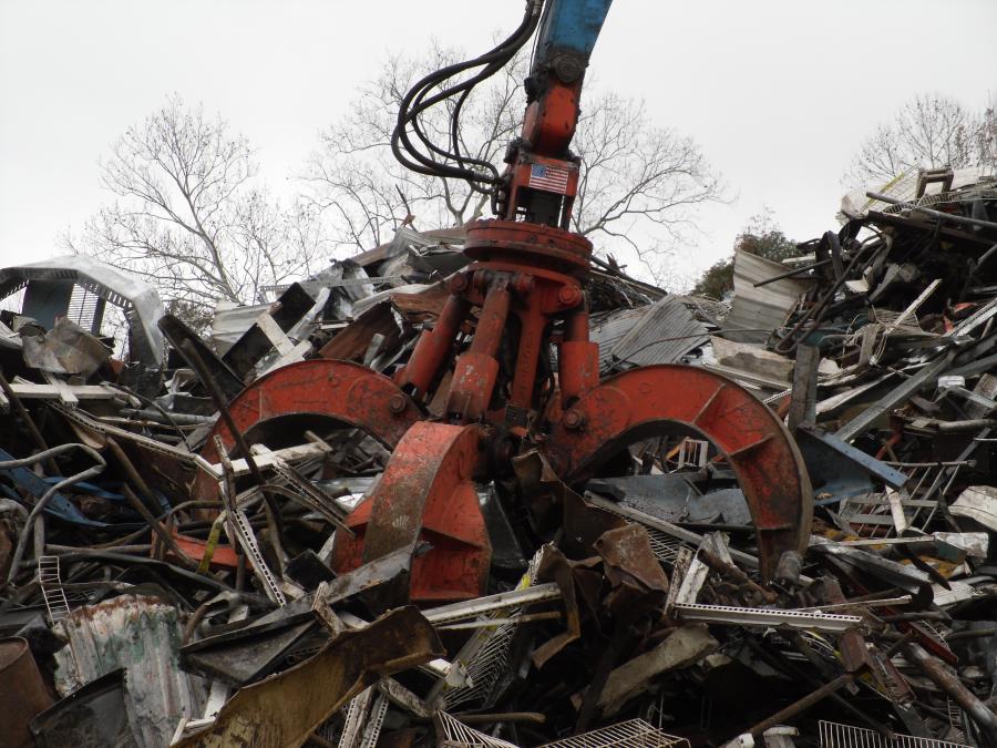 “Buying the grapple from Mack Manufacturing was a positive way to return a favor to them,” said Lee Leavitt, president of ASM Recycling, located in Mobile.