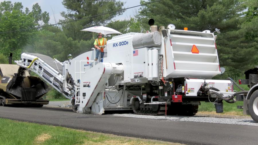 The Roadtec CIR additive system is used in the cold-in-place recycling of asphalt pavement in the repair and rehabilitation of asphalt-paved roads. Mounted to the rear of the milling machine, the CIR additive system is the same width as the mainframe of the milling machine.