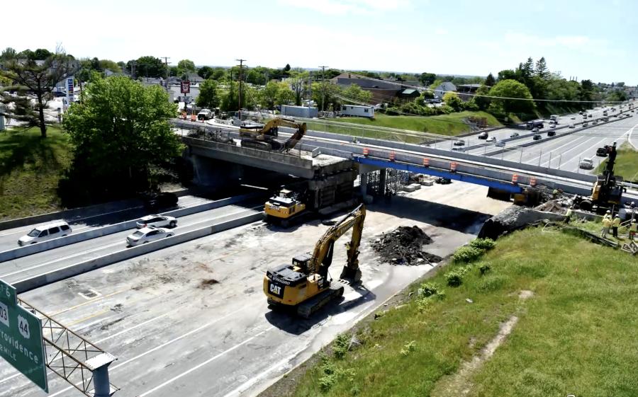 RIDOT has reopened the Pawtucket Avenue Bridge in East Providence approximately five weeks ahead of schedule.