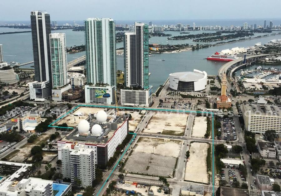 Campers visited the future home of Miami Worldcenter's open-air retail promenade and the 60-story PARAMOUNT Miami Worldcenter condominium.