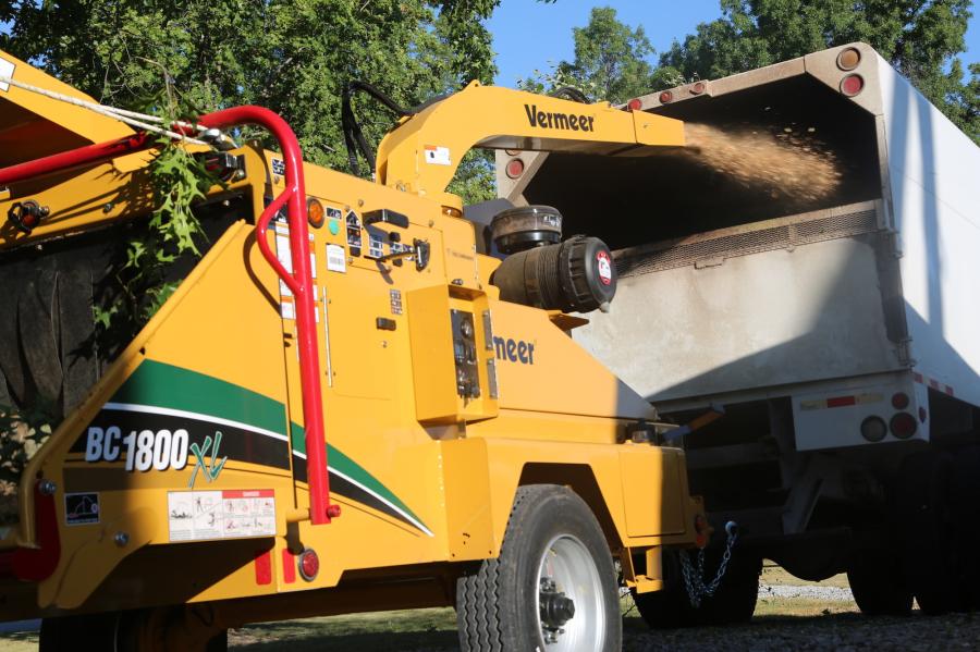 Vermeer continues to expand its line of gas chippers with the introduction of the BC1800XL gas brush chipper — its largest, most powerful gas model to-date.