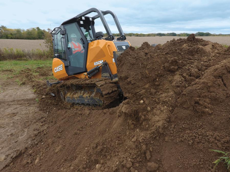 The new 650M features an enhanced undercarriage with improved track frame, idler, sprockets, rollers and extended-life SALT HD tracks, as well as a reinforced mainframe.