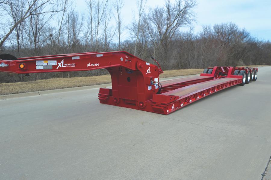 The XL 110 Low-Profile HDG features a loaded deck height of only 15 in. (38 cm). With a capacity of 110,000 lbs. (49,895 kg) in 12 ft. (3.6 m), the unit is ideal for versatile hauling in construction and commercial applications.