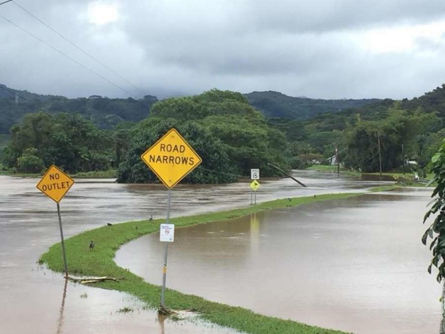 HDOT engaged in flood response on Kauai and Oahu on Aug. 28, 2018.
(Hawaii Department of Transportation  photo)
