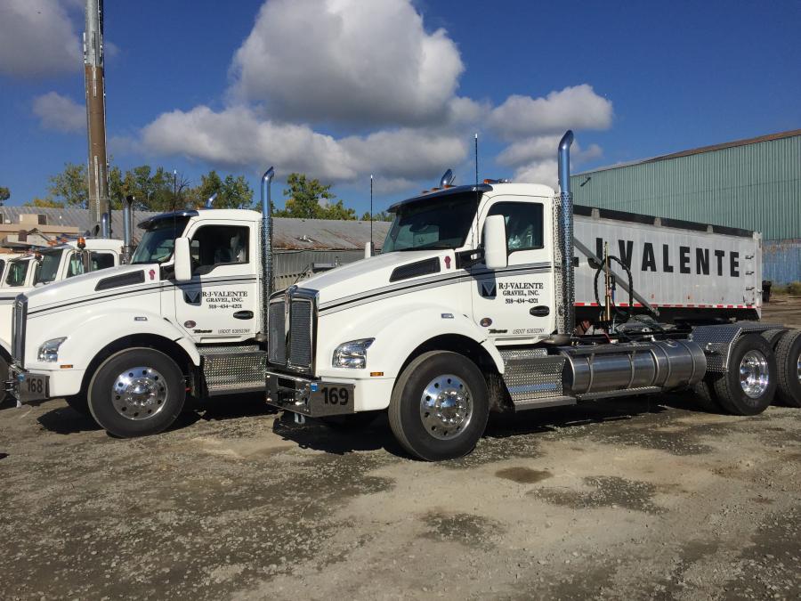 The company fleet is split between 26 dumps and 26 tractors that haul dump trailers. Kenworth T880 dumps are spec’d with PACCAR MX-13 engines rated at 455-hp, while the T880 tractors are rated at 500-hp, all with Eaton UltraShift  transmissions.