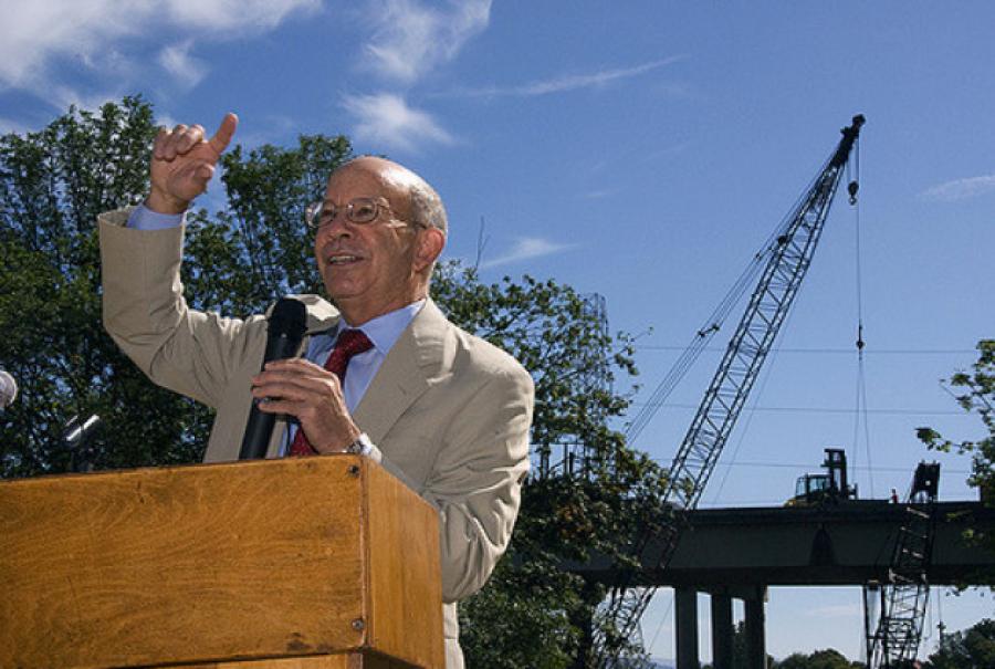 Incoming House Transportation & Infrastructure Chair Peter DeFazio (D-OR) has been discussing what it would take to finalize a bipartisan infrastructure bill, and expressing support for a VMT study.
(Oregon Department of Transportation photo)