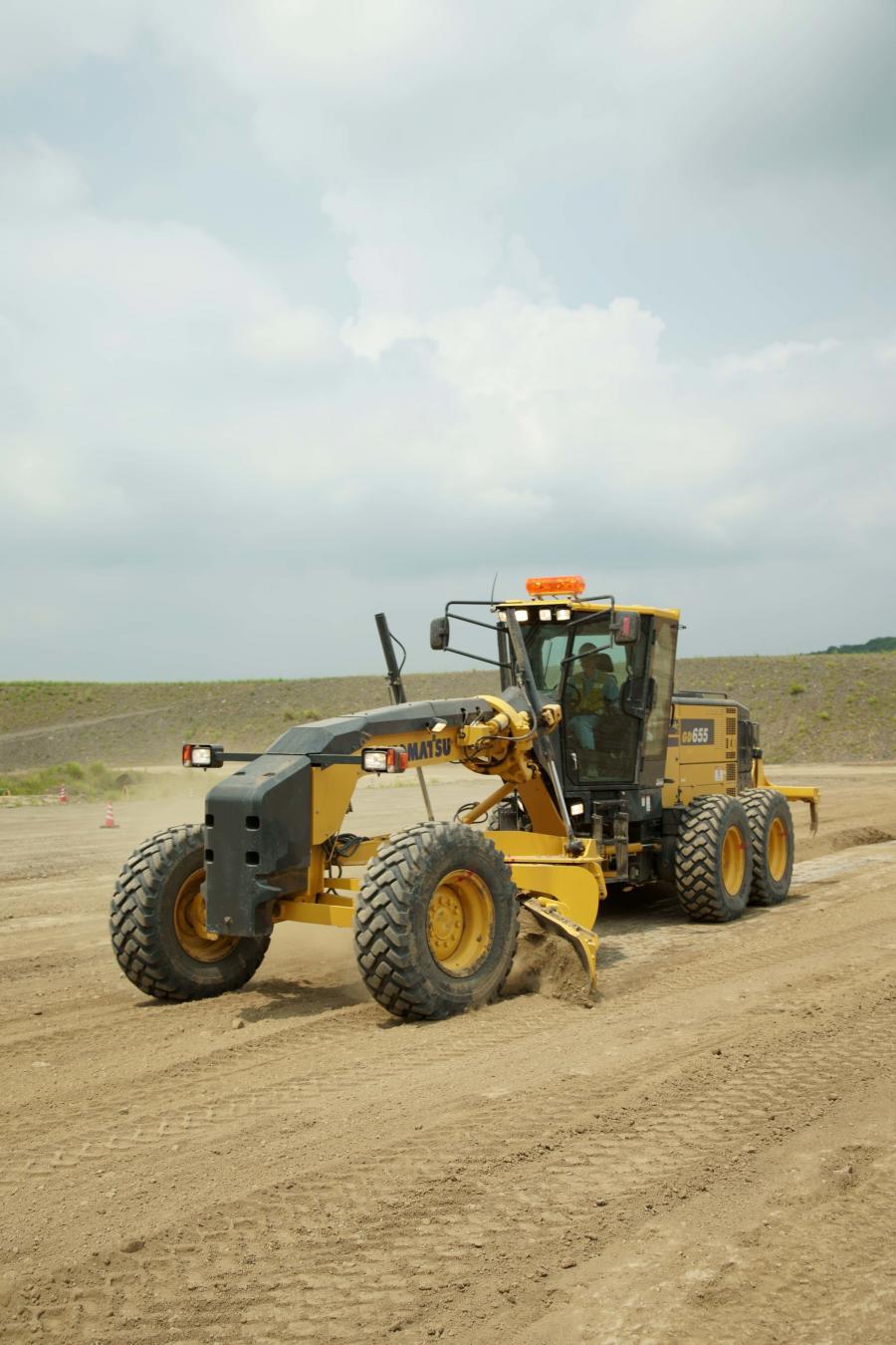 The GD655-7 provides operators with an all new, ergonomic working environment and the new spacious cab allows more room for operators working long days, according to Bruce Boebel, senior product manager, Komatsu America.