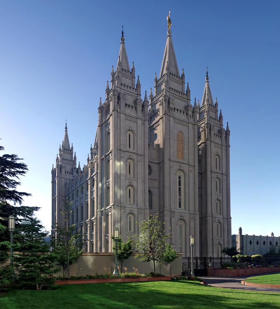The Salt Lake Temple will close Dec. 29 to update the stately granite building and surrounding square, including elements that emphasize the life of Jesus Christ, said Russell M. Nelson church president.
(Entheta photo)