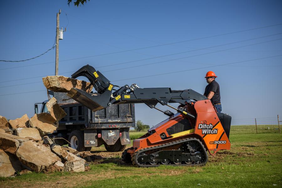 The SK3000 has a lift capacity of 3,100 pounds and can direct up to 51 hp to attachments, so they can be used more efficiently and productively on a wide range of jobs.