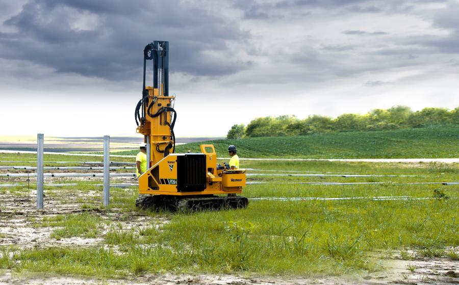 The PD5R features a full-function wireless remote control that can engage the hammer, accurately align the pile to complete verticality using the auto plumb feature and position the machine.