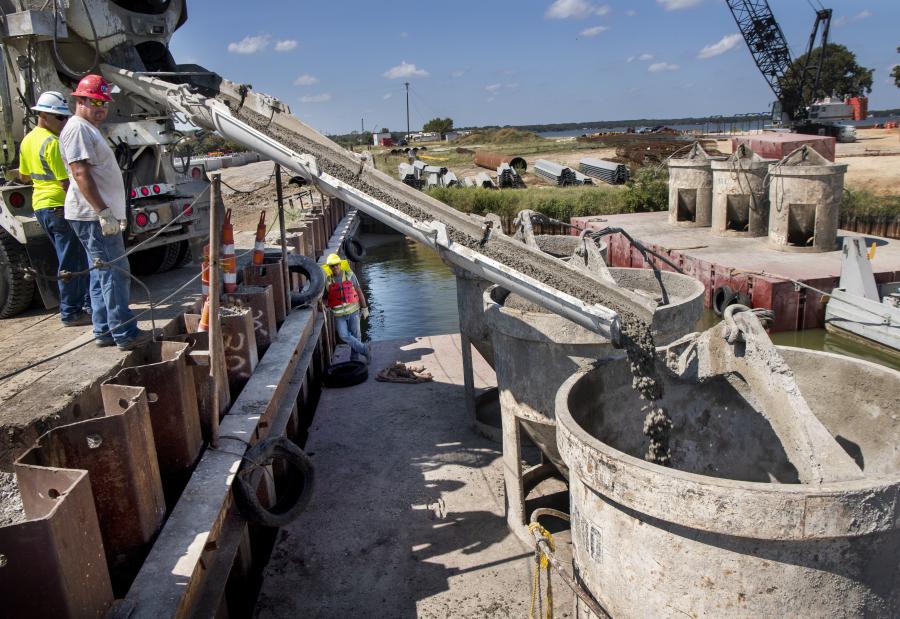 There will always be temperature restrictions on concrete, such as a minimum and maximum temperature for concrete while pouring a bridge deck or elements of the substructure.
(Michael Amador, TxDOT photographer photo)