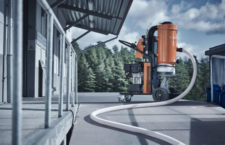 Husqvarna's T 4000 Petrol dust extractor is the perfect match for the PG 400 Petrol grinder, or when equipped with Soff-Cut saws.