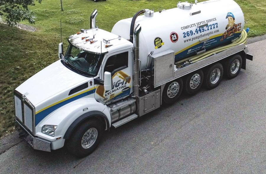 Dig-it Excavating’s Kenworth T880 equipped with an 18-speed transmission and a 4,700-gal. Curry Supply vacuum tank.