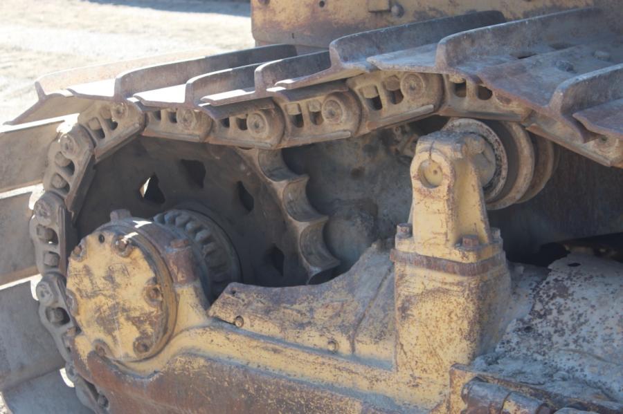 Undercarriages have a varied lifespan depending on numerous factors, including the quality of the product and the application in which it is used, as well as the operator.