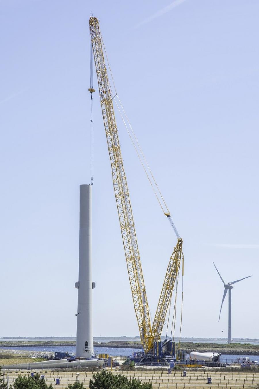 Sarens used a separate crane for each wind turbine, so as to complete the job as quickly as possible, with the units being a Demag CC 3800-1 crawler crane and a PC 3800-1 pedestal crane.