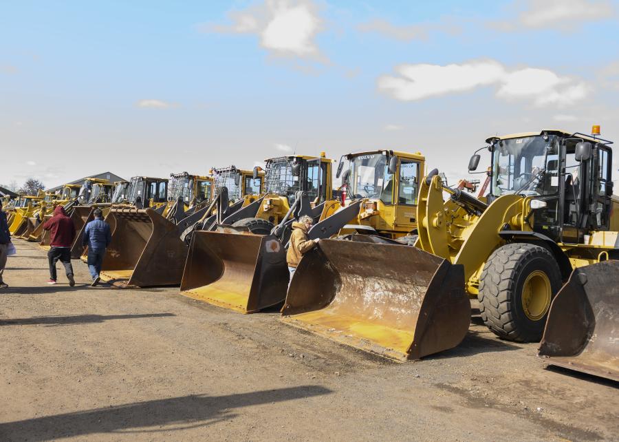The auction offered a wide variety of rubber-tire wheel loaders from Caterpillar, Volvo, John Deere, Samsung, Kobelco and Komatsu.