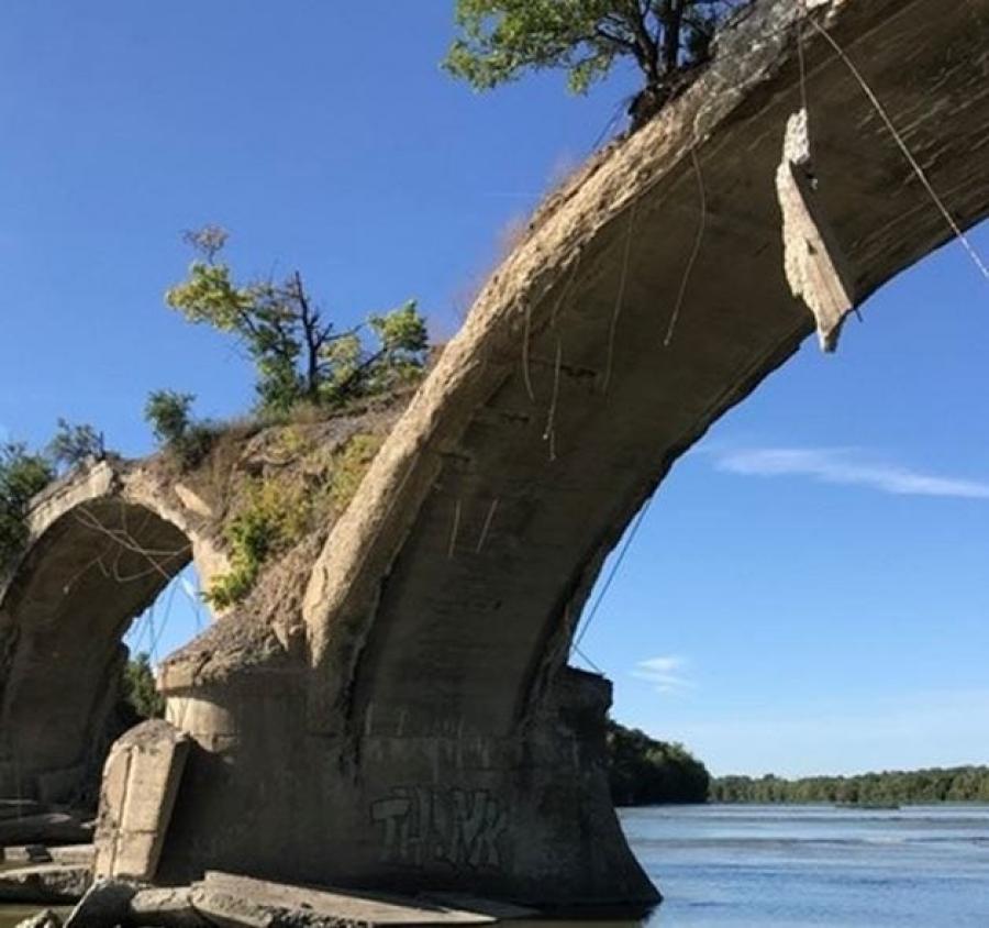 A total of 5.627 acres in Wood and Lucas Counties, including the Roche de Boeuf bridge, were sold to Sarah Heidelberg for $6,500. Heidelberg plans to donate the land to a conservation group, according to the Sentinel Tribune.
(Ohio Department of Transportation photo)