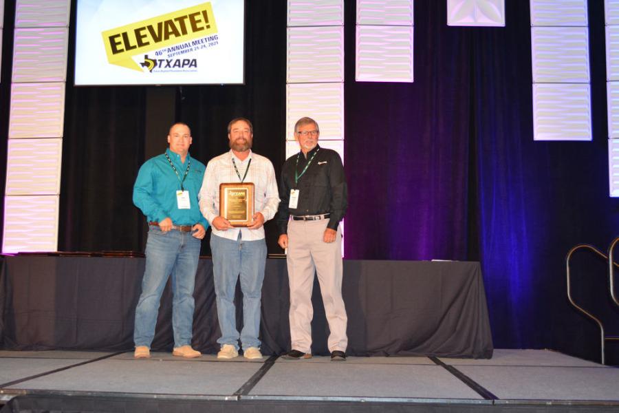 Lone Star Paving of Austin was one of the award winners at the Texas Asphalt Pavement Association’s annual meeting, which honors technicians, contractors, material suppliers and TxDOT branches.