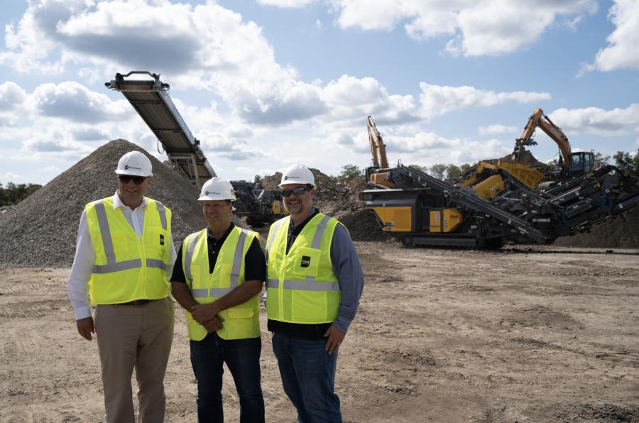 (L-R): Gerald Hanisch, managing director and CEO of Rubble Master; Ron Garofalo of DAG Mobile Aggregate Recycling; and Dennis Mikula of Mikula Contracting Inc. 
