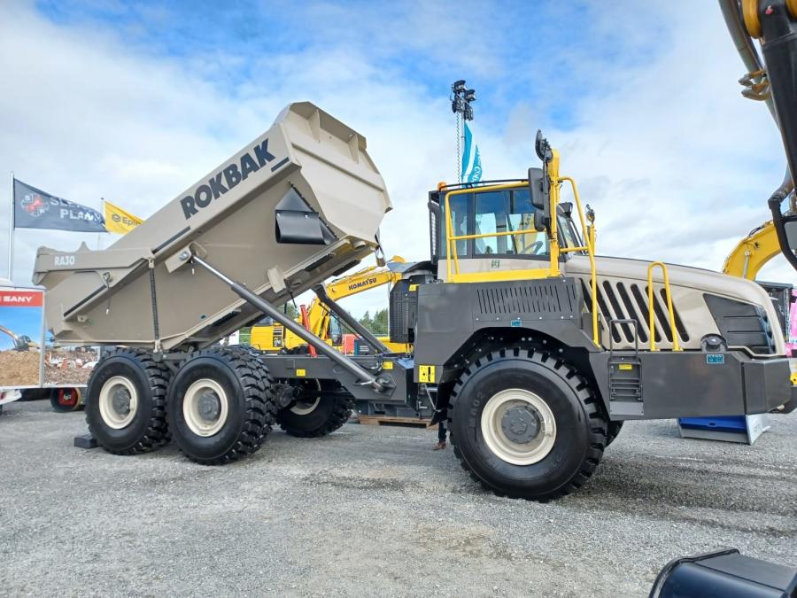 The new Rokbak RA30 articulated hauler took center stage on Northern Ireland dealer Sleator Plant’s stand at the Balmoral Show this September.