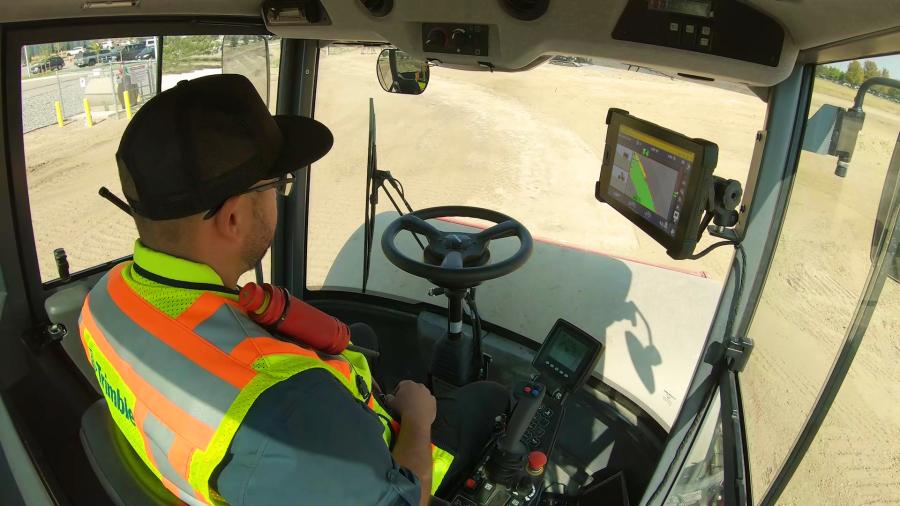 Trimble Earthwork’s horizontal steering control automatically steers a soil compactor using a 3D model or compaction pass line. This helps to improve compaction productivity and quality for operators of all skill levels by precisely controlling overlap between passes.