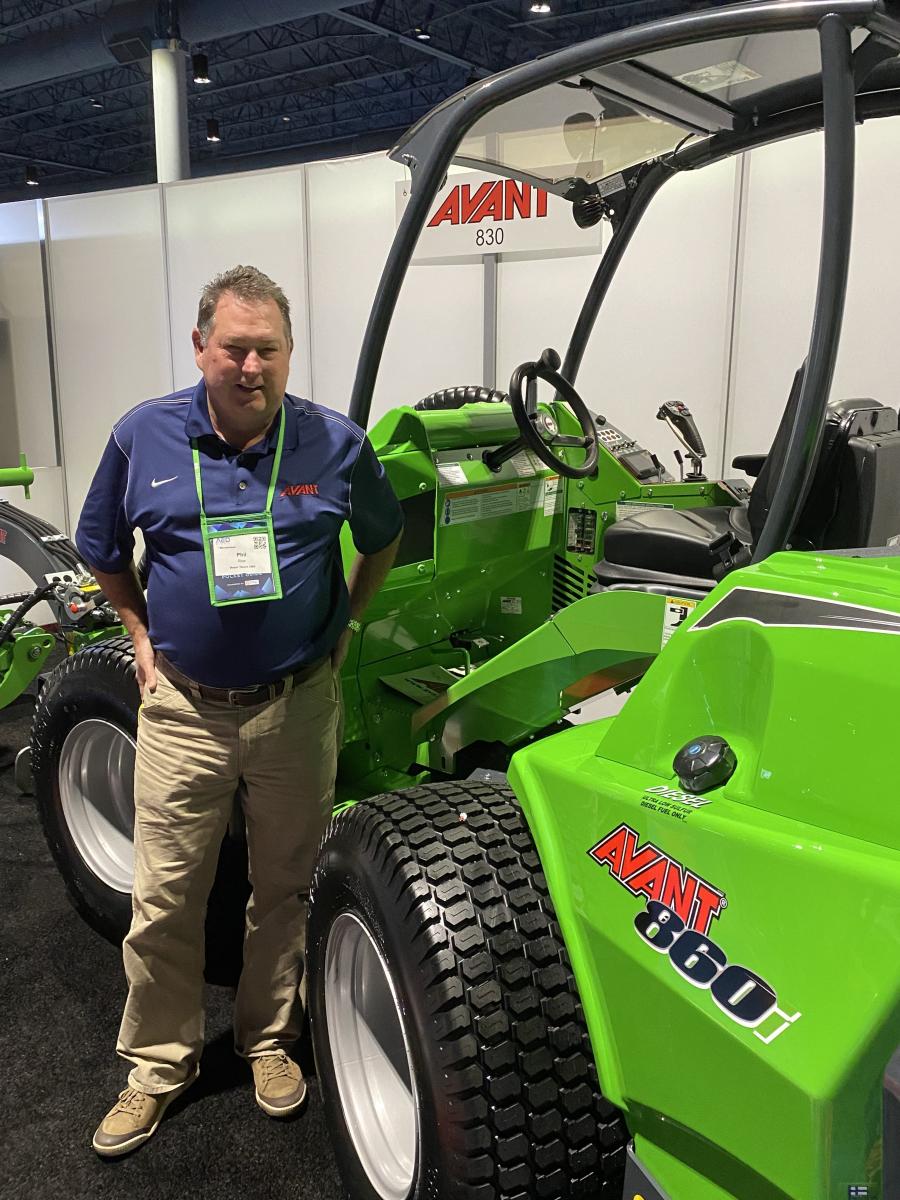 Compact articulating loaders are among the fastest growing equipment categories in the industry and Avant is a market leader. Showing the features of the Avant 860i is Phil Rice, southeast sales manager.
