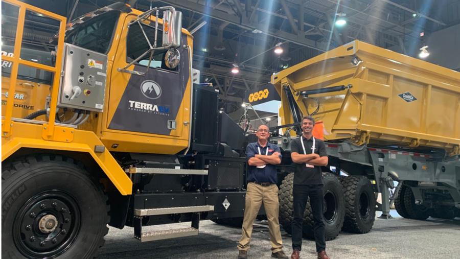 SmithCo Side Dump Trailers and Terra EV have introduced the world’s first all-electric 80-metric-ton off-road haul unit.